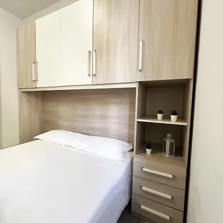 Palazzo Elios Apart Otel Parma