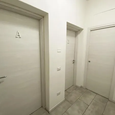 Palazzo Elios Apart Otel Parma